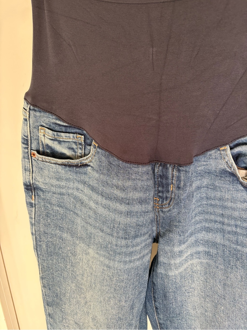 Old Navy Blue Cropped Maternity Jeans with Black Panel - Picture 4 of 4